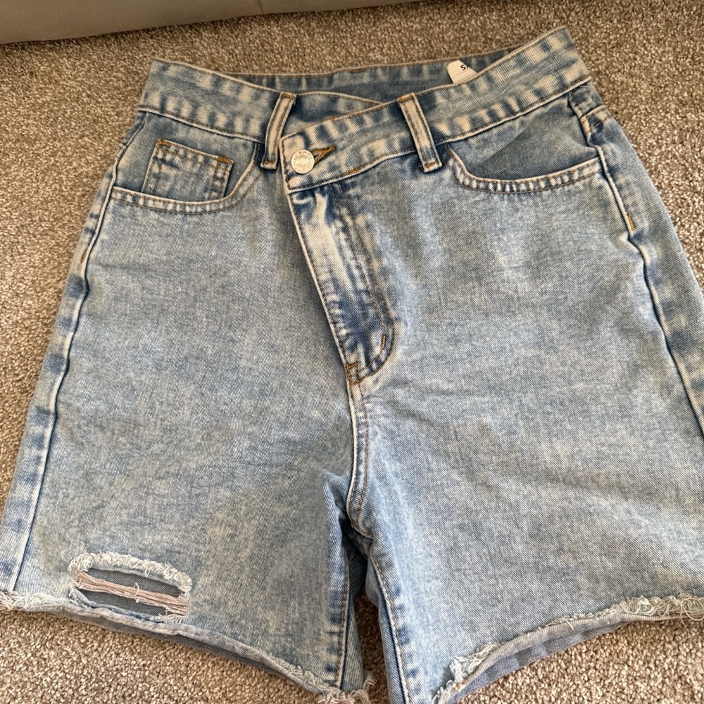 Light Wash Denim Jean Shorts - Women